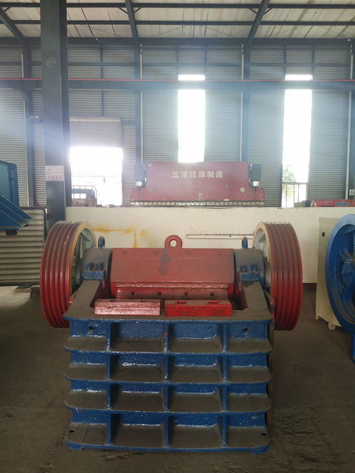 新川顎式破碎機 30年專業制造，鑄就礦山設備信賴品牌